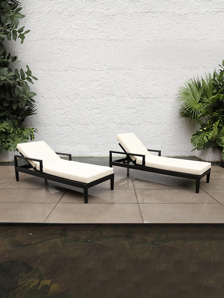 Sun Loungers 22