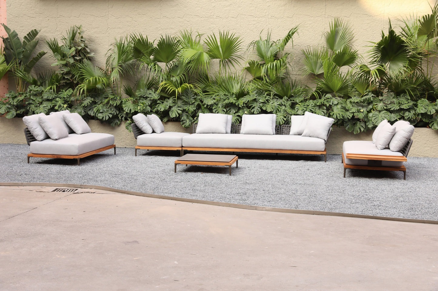 outdoor sofa 38