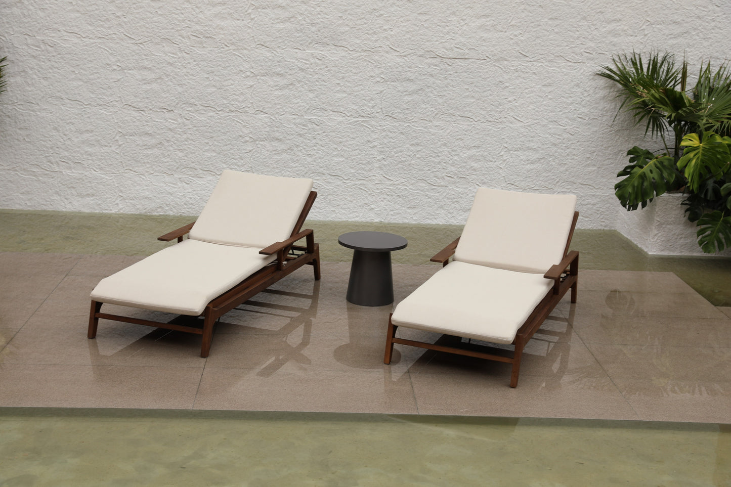 Sun Loungers 33