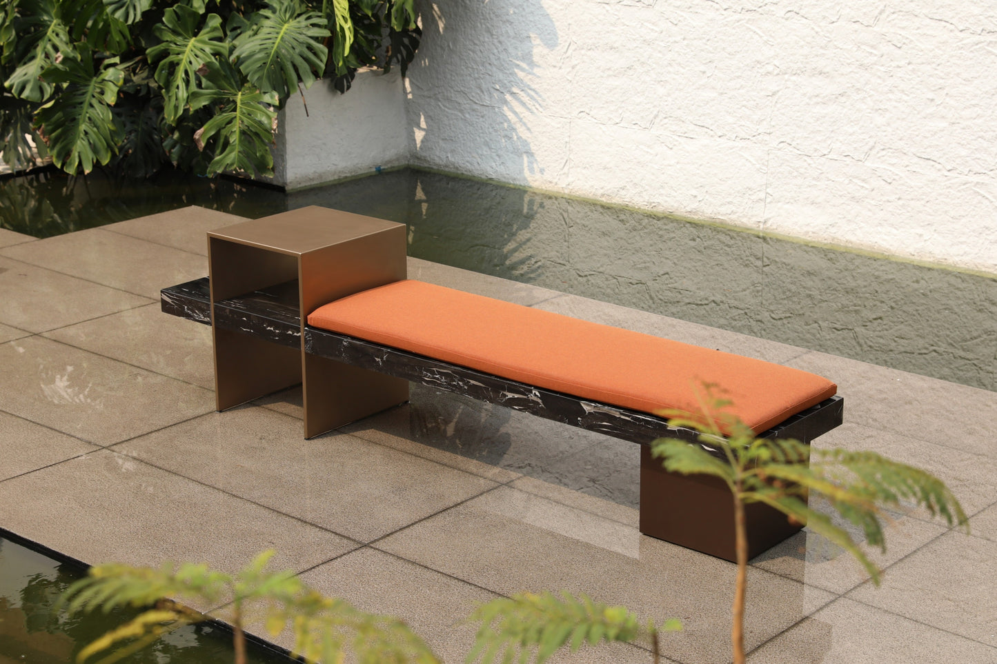 Bench-019