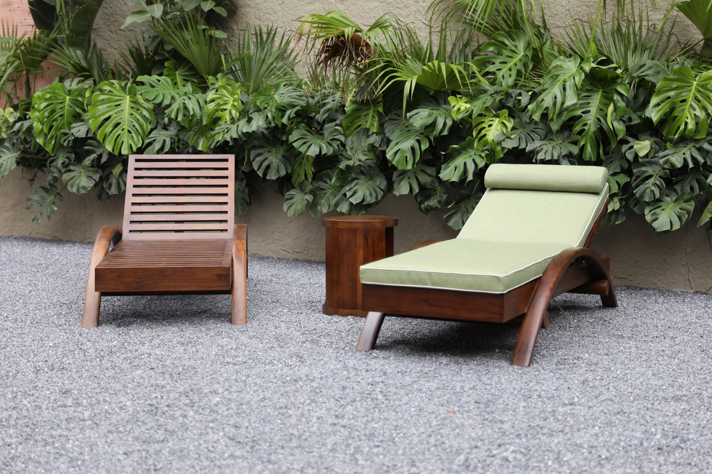 Sun Loungers 52