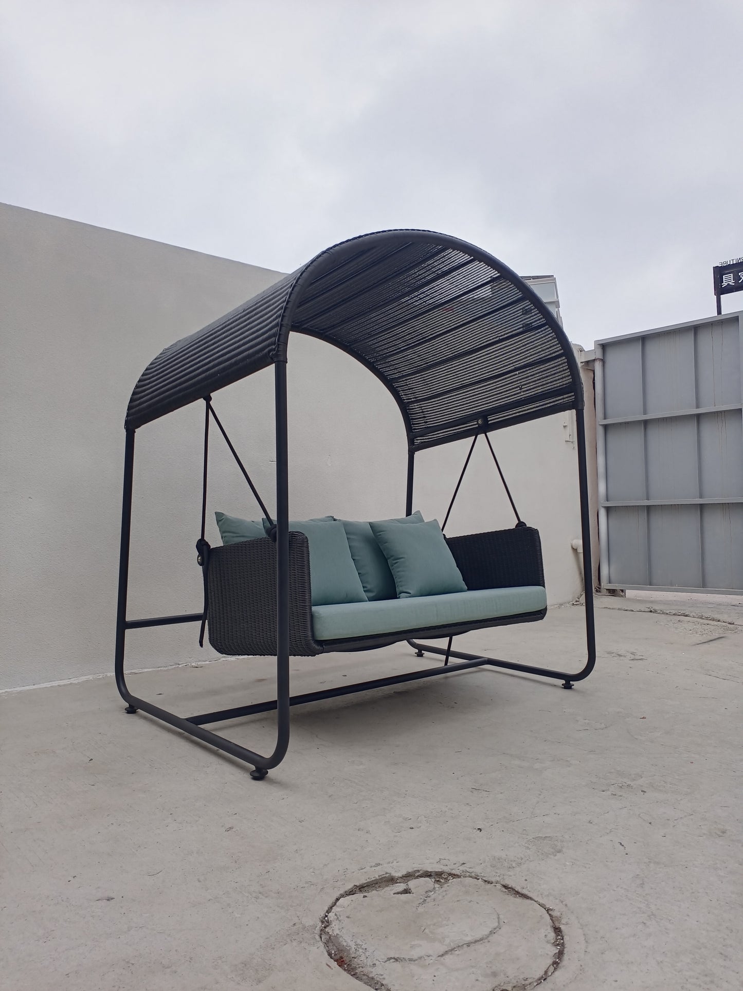 Garden hanging chairs 9