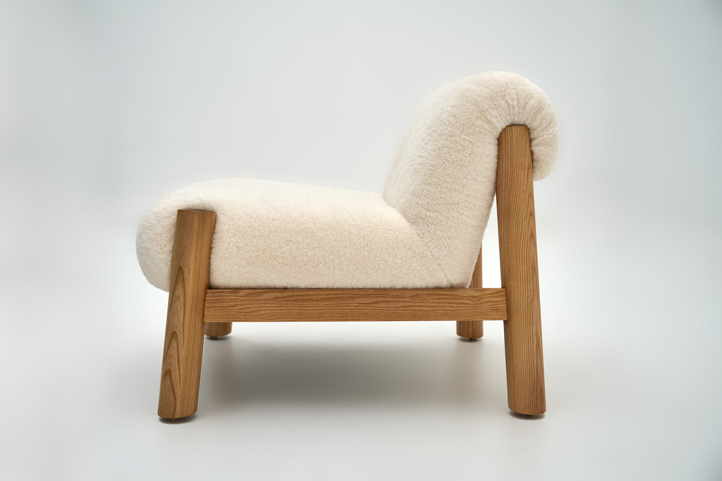 Interior Guider Neyra armchair