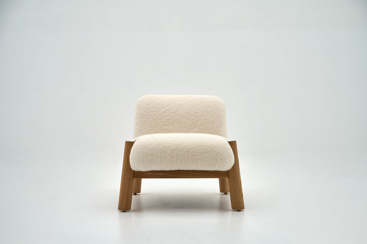Interior Guider Neyra armchair