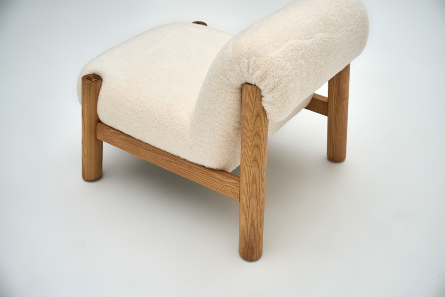 Interior Guider Neyra armchair