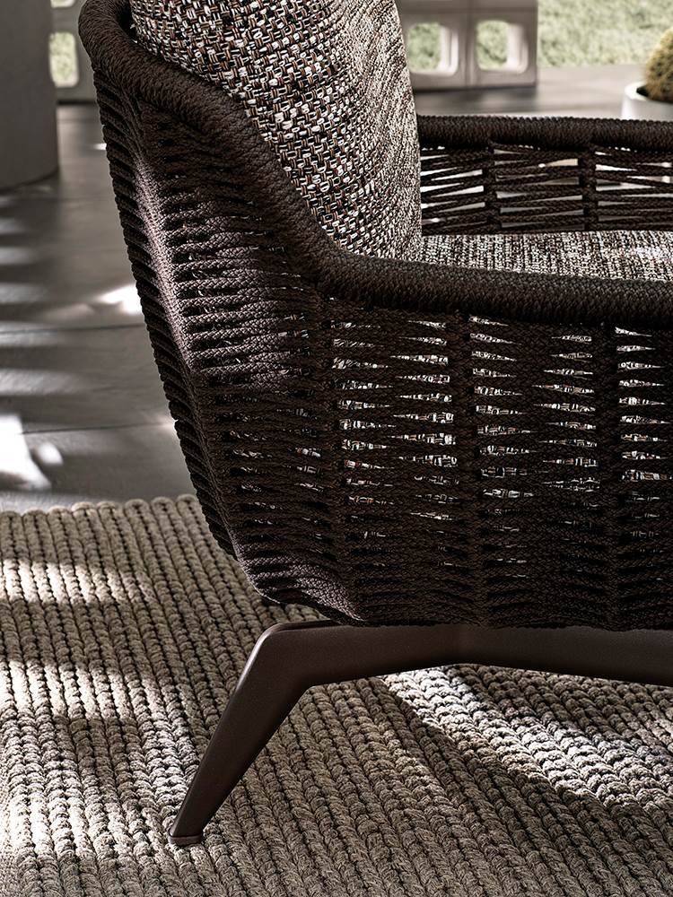Minotti Belt Outdoor Lounge Chair