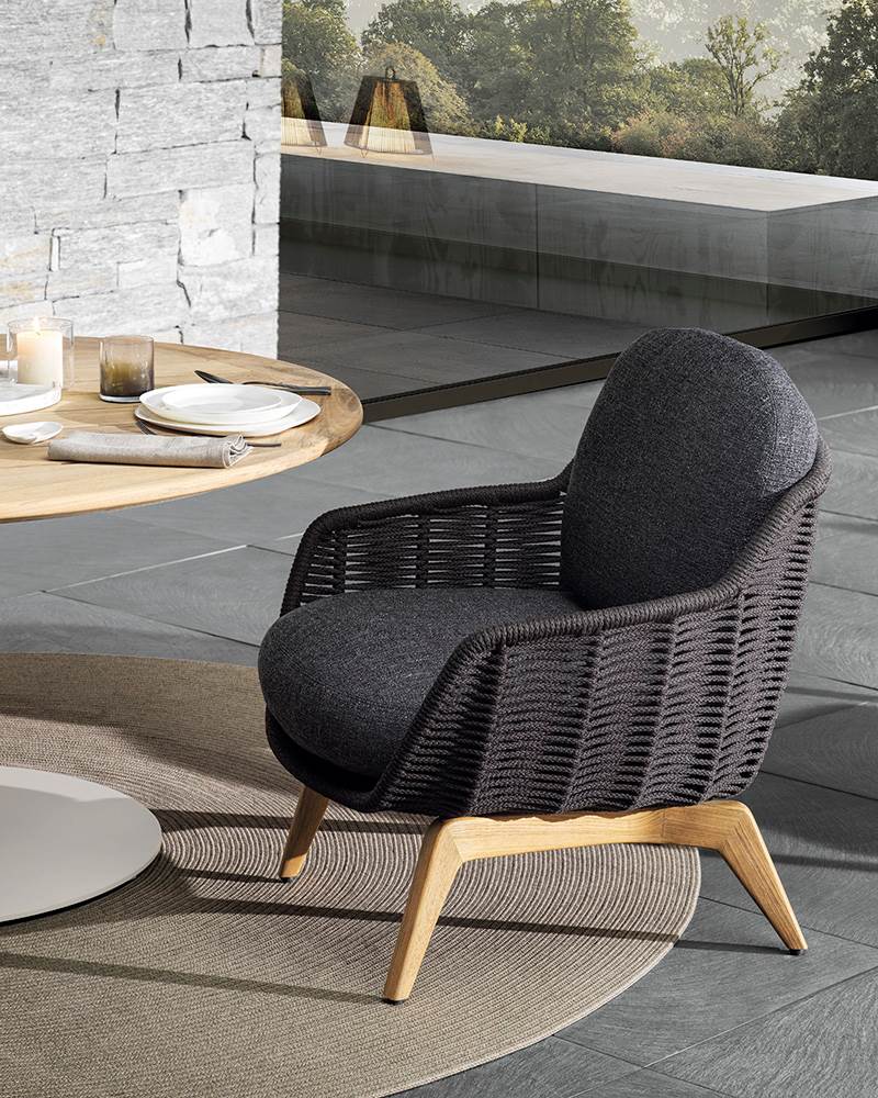 Minotti Belt Outdoor Lounge Chair