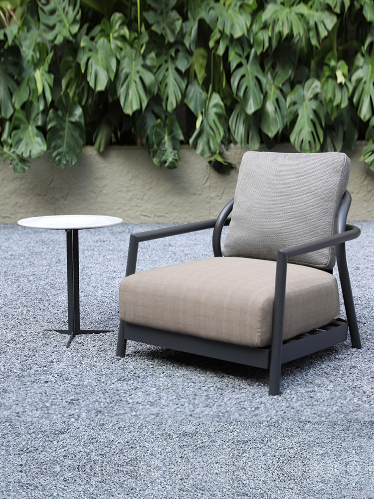 Outdoor Armchairs 32