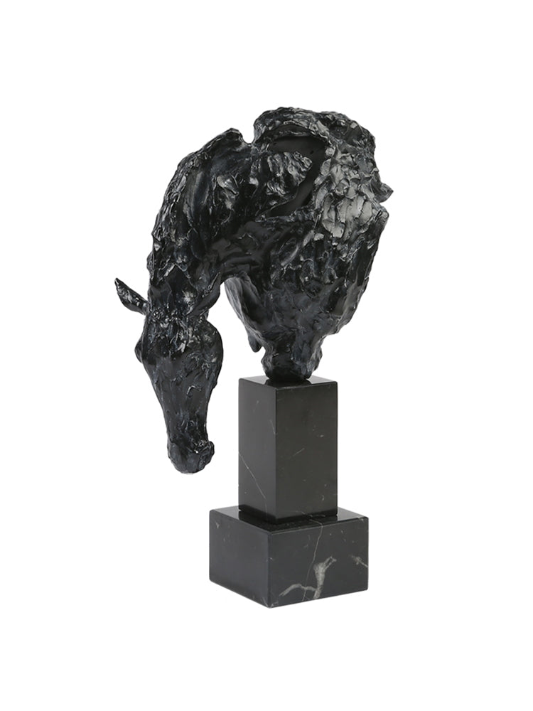 JS581X01 lowered horse ornament
