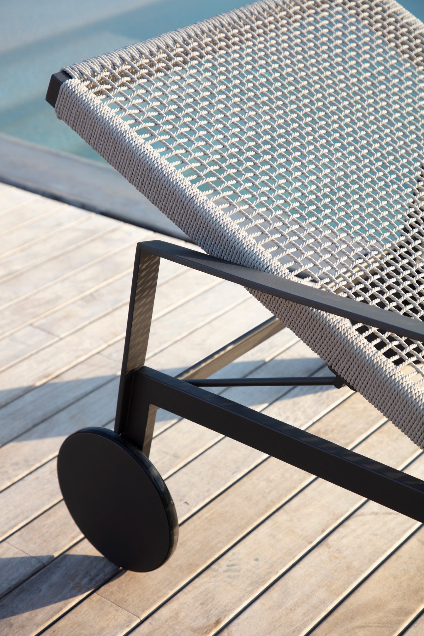 Tribu Nodi Outdoor Chaise Longues