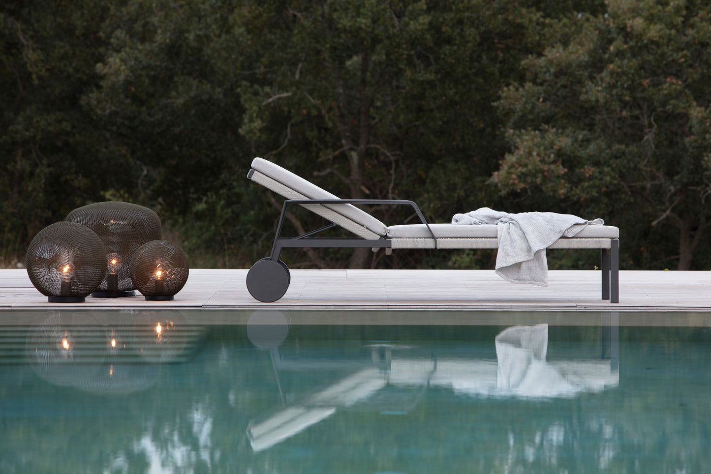 Tribu Nodi Outdoor Chaise Longues