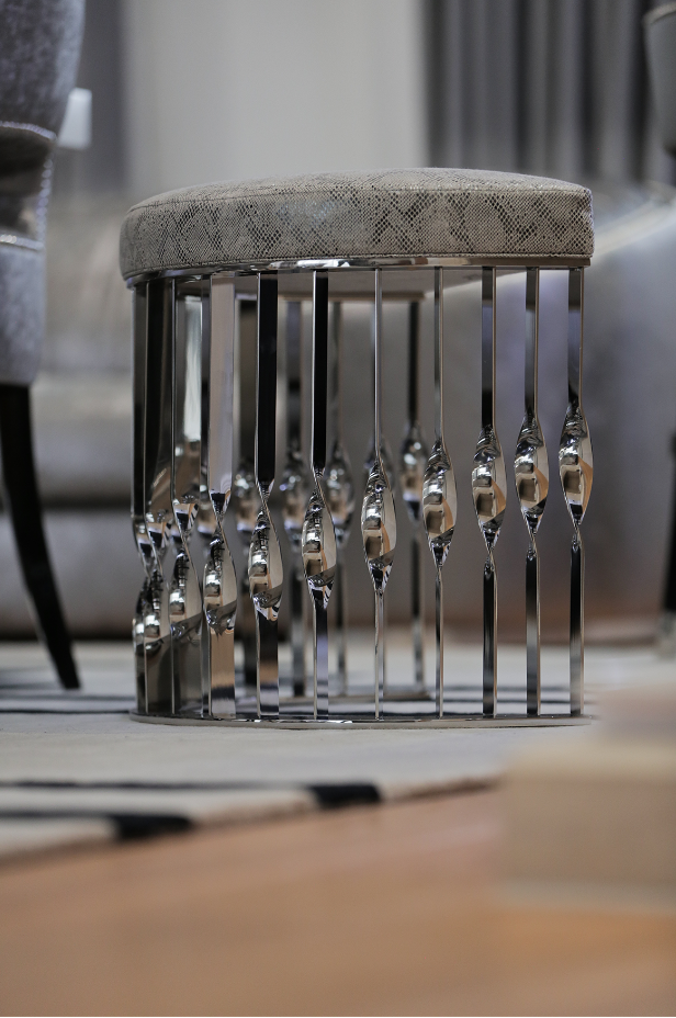 Boca Do Lobo Mandy Stool