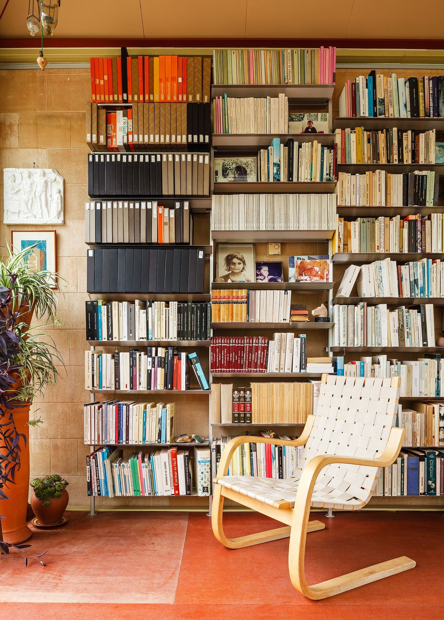 Bd Barcelona Hypostila System Bookshelf