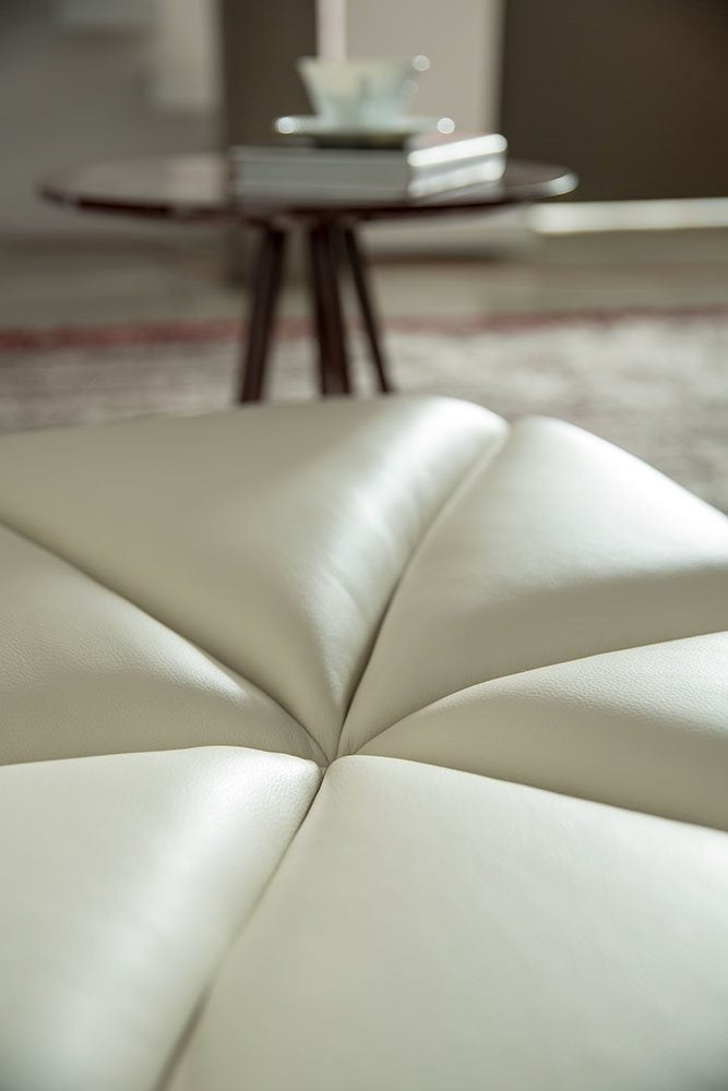Alberta Gossip Leisure Chair