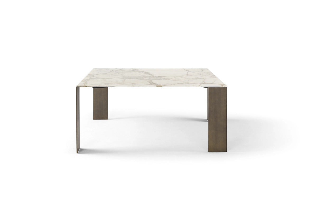Amura Exilis Dinning Table
