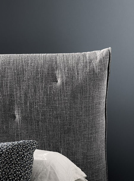 Bonaldo Saddle Bed
