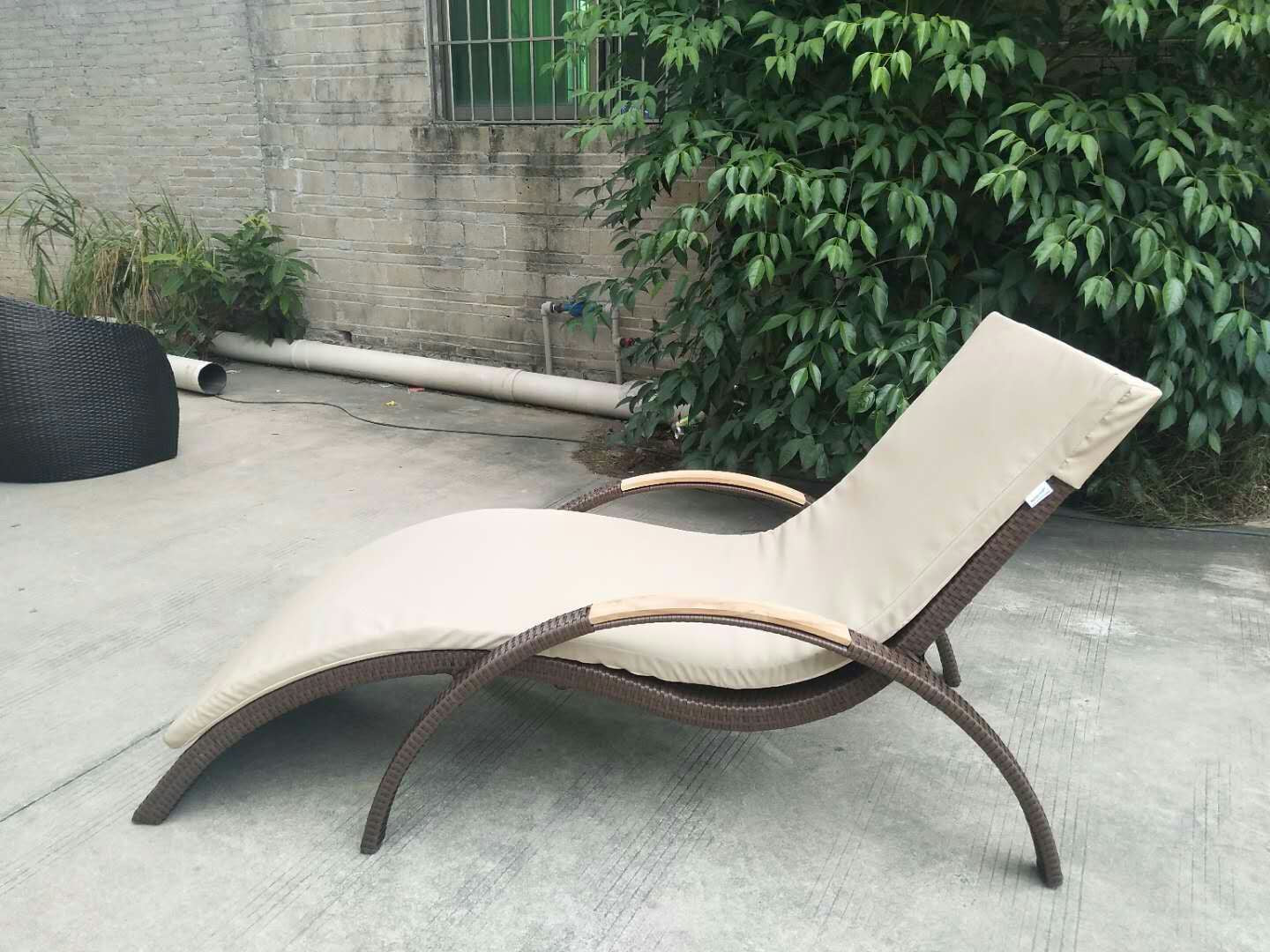 Sun Loungers 80