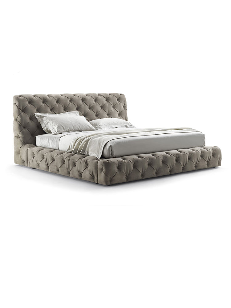 Vittoria Frigerio Caracciolo Bed