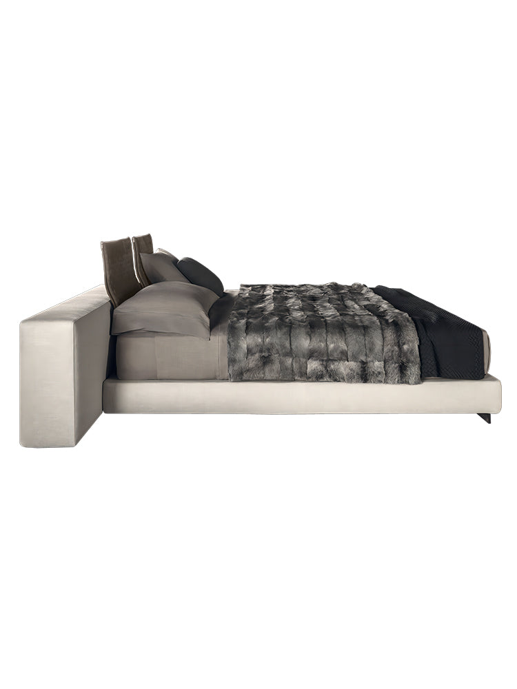 Minotti Yang Bed