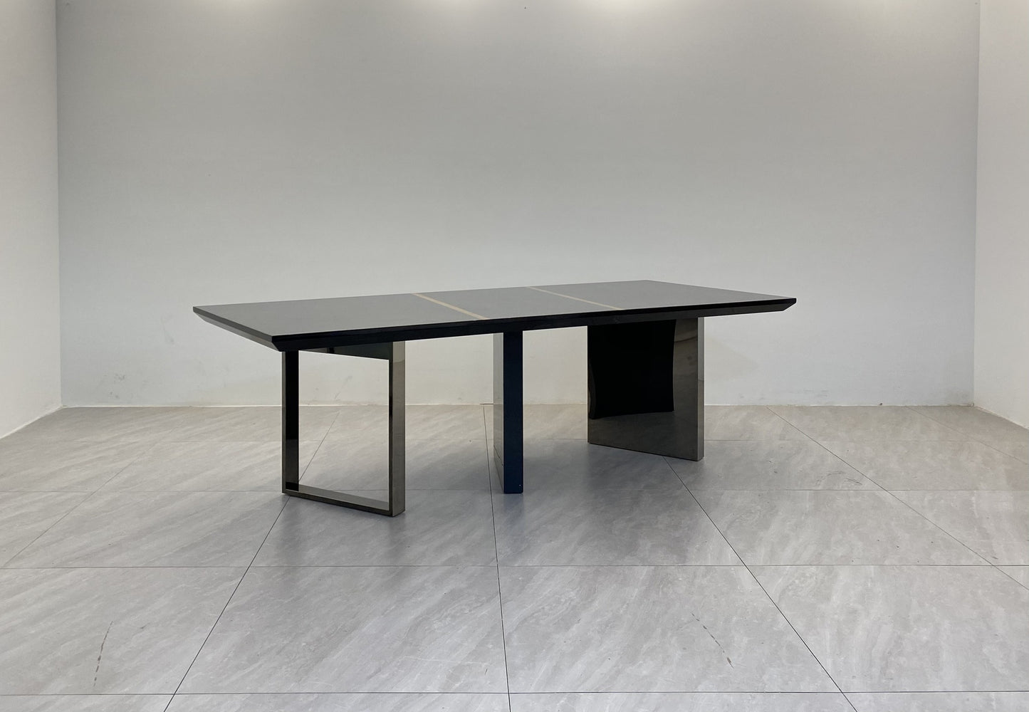 Fendi Morris Dinning Table
