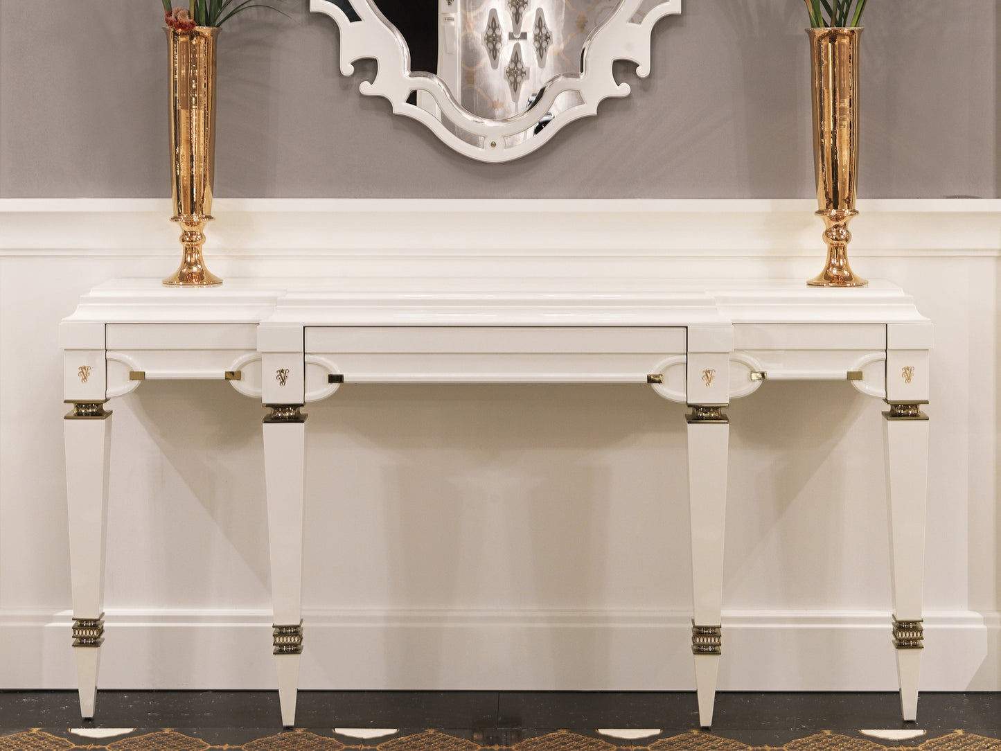 Vissionnaire Windsor Console Table