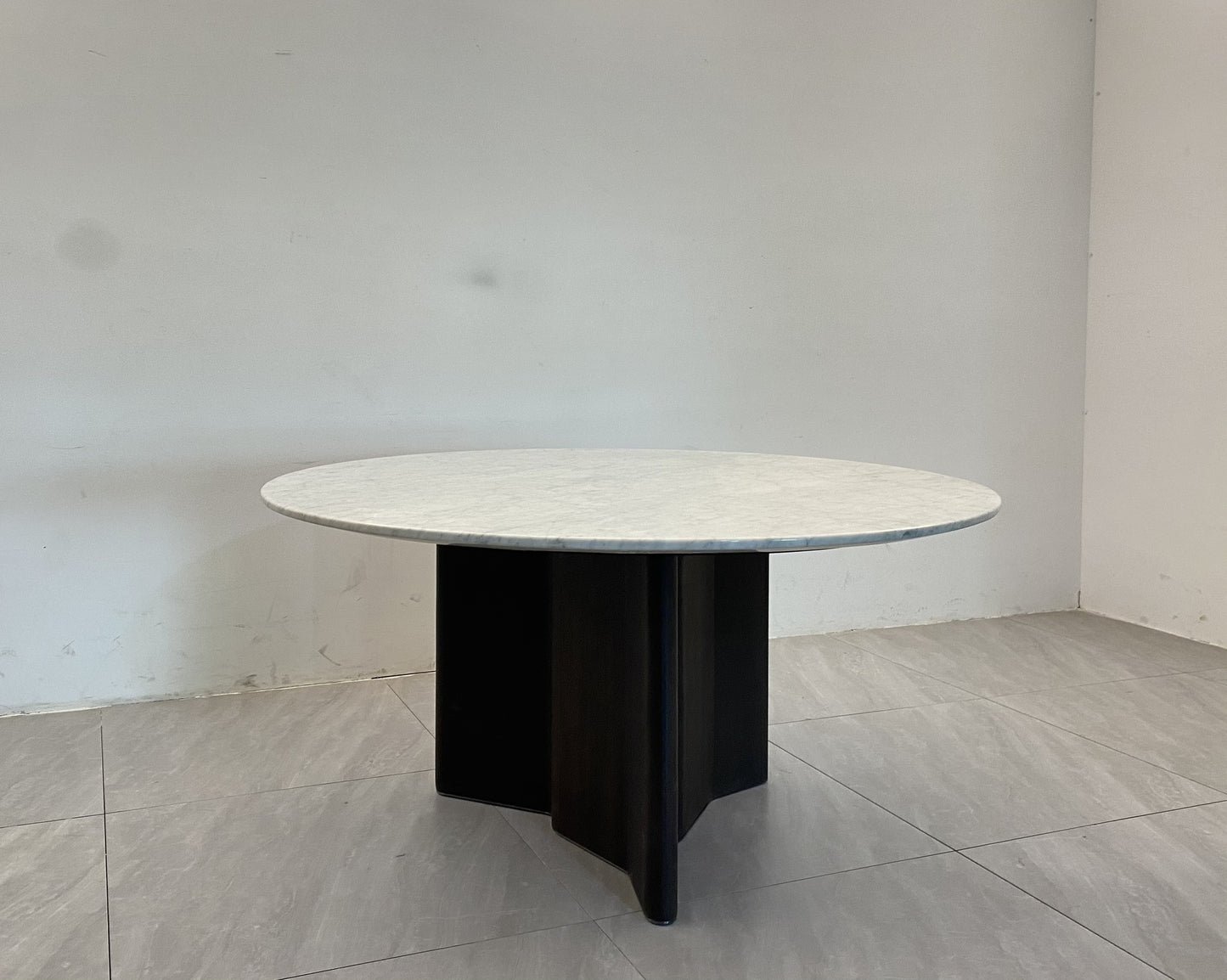 Minotti Lou  Dining Table