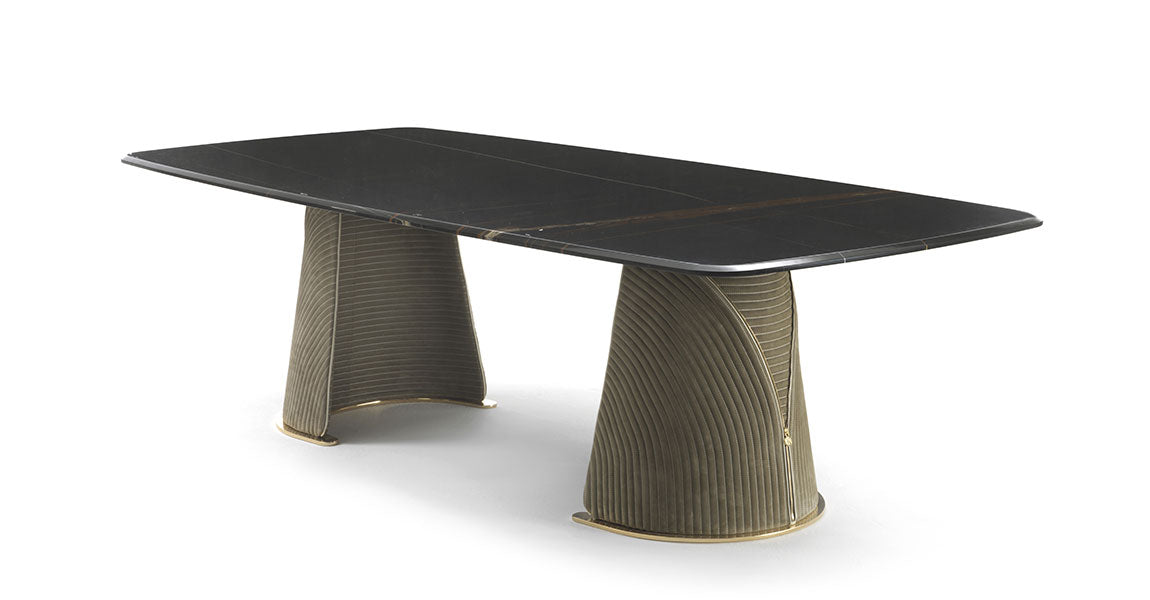 Vittoria Frigerio Foscari Dinning Table
