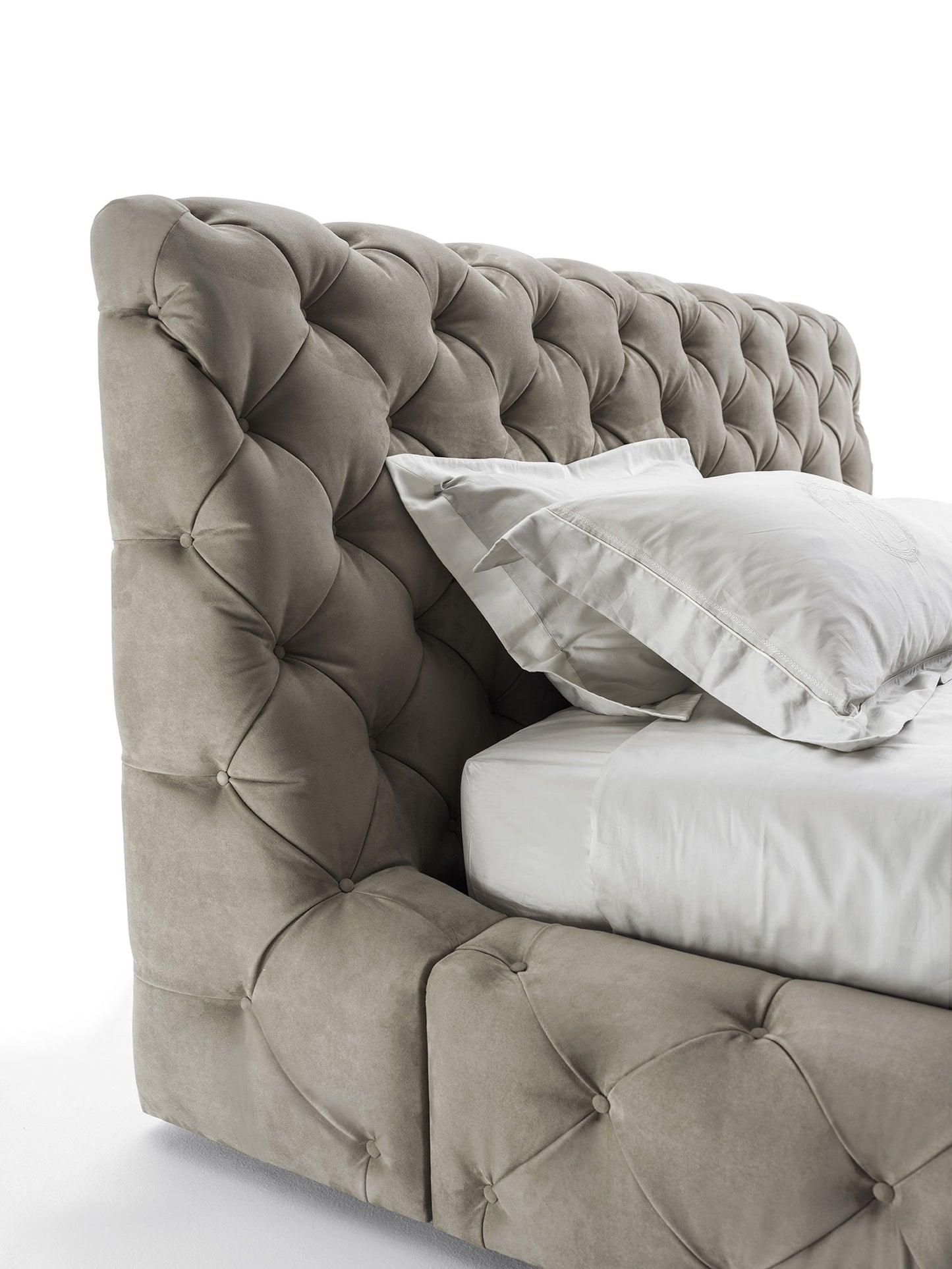 Vittoria Frigerio Caracciolo Bed