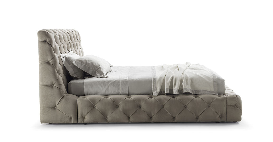 Vittoria Frigerio Caracciolo Bed