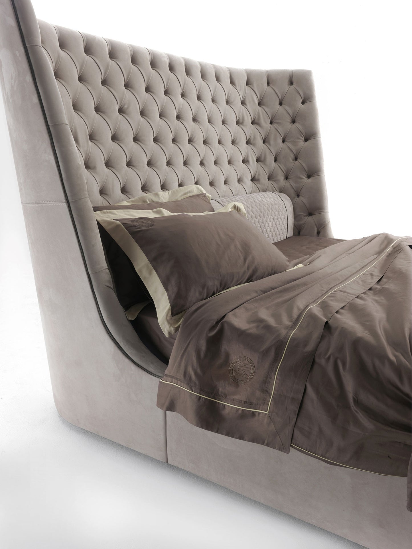 Vittoria Frigerio Medici Bed
