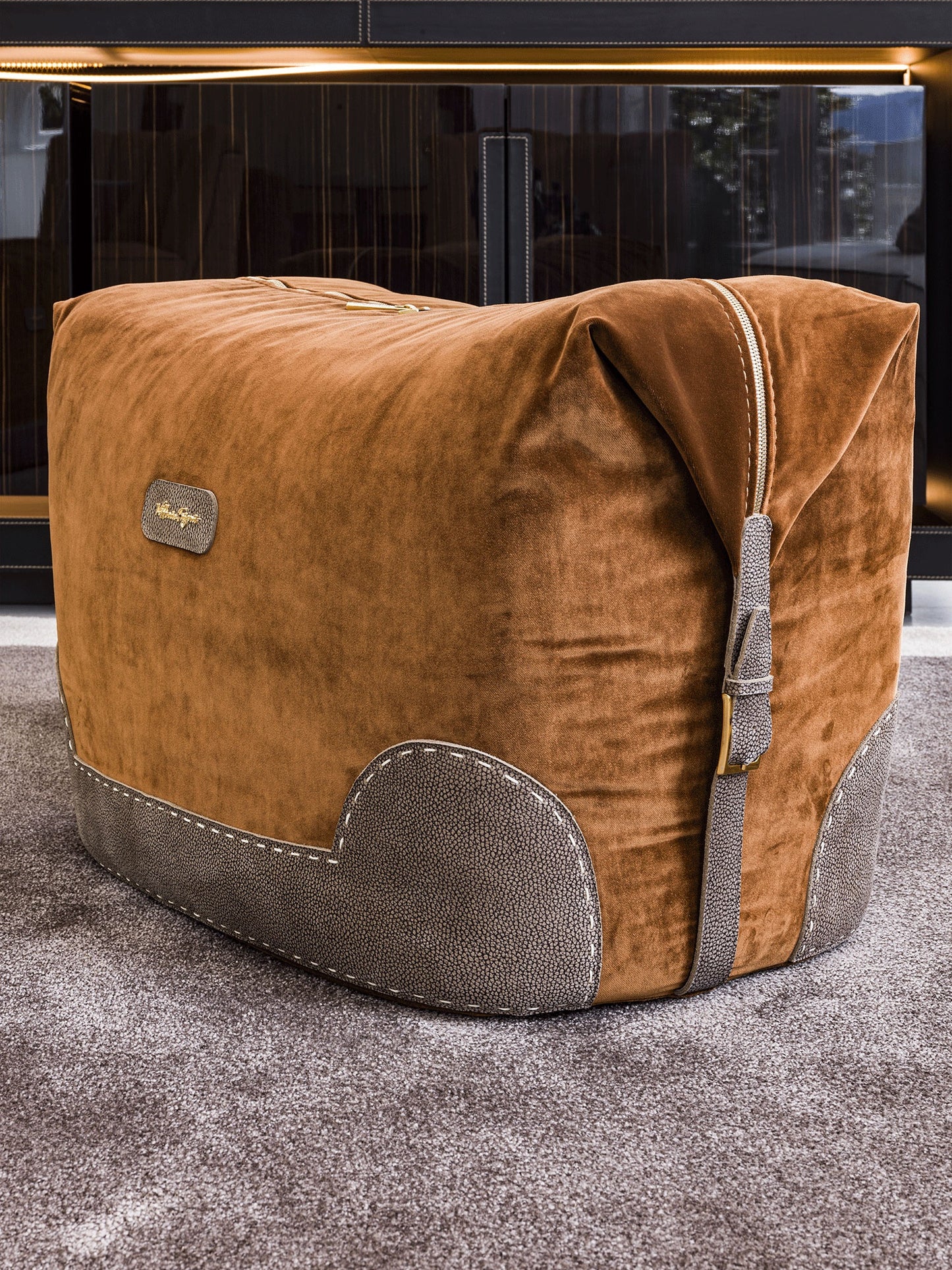 Vittoria Frigerio Bardi Stool