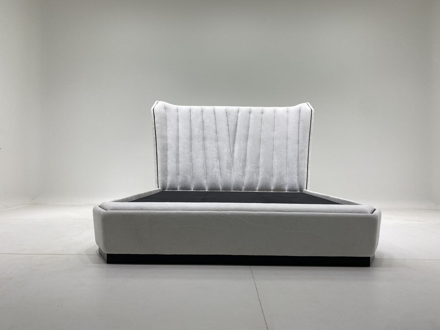 Visionnaire Hemingway Bed