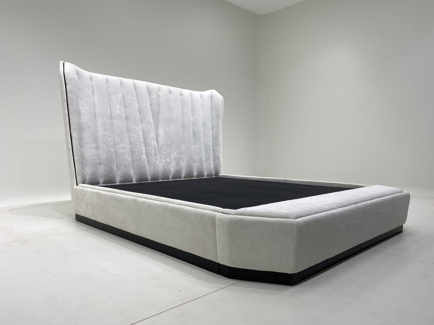 Visionnaire Hemingway Bed