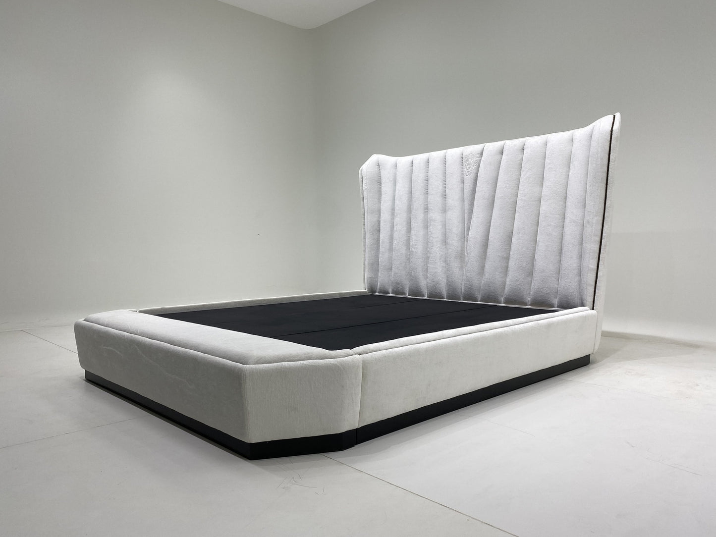 Visionnaire Hemingway Bed