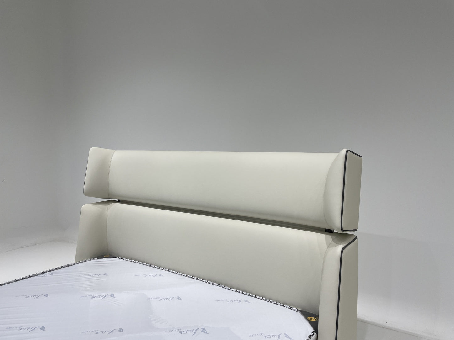 Visionnaire Reverie Bed