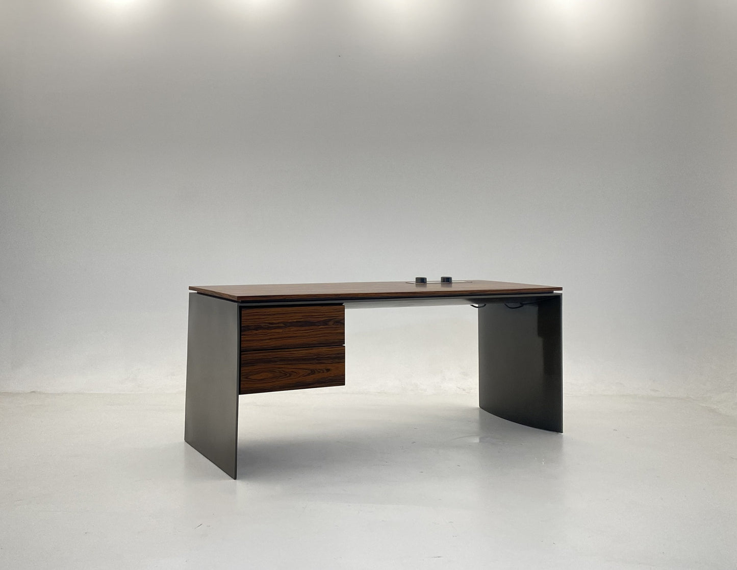 Minotti Linha Studio Desks
