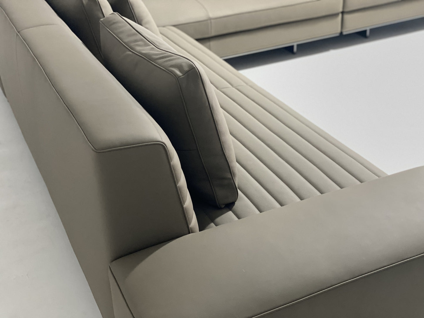 Minotti Roger sofa