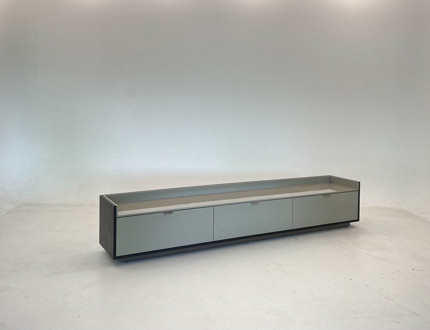 Minotti Darren TV Stand