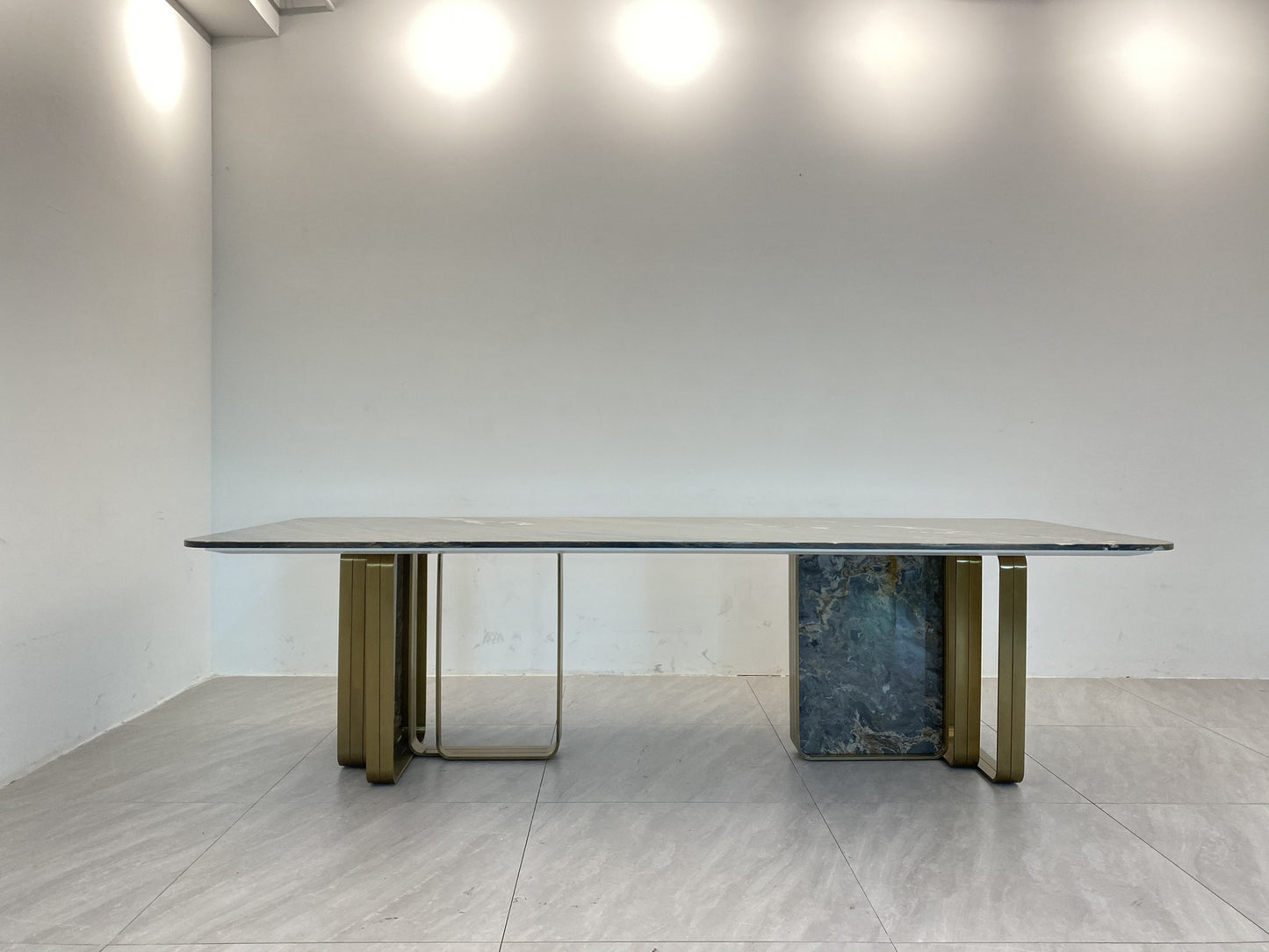 Cornelio Cappellini Nova Dinning Table