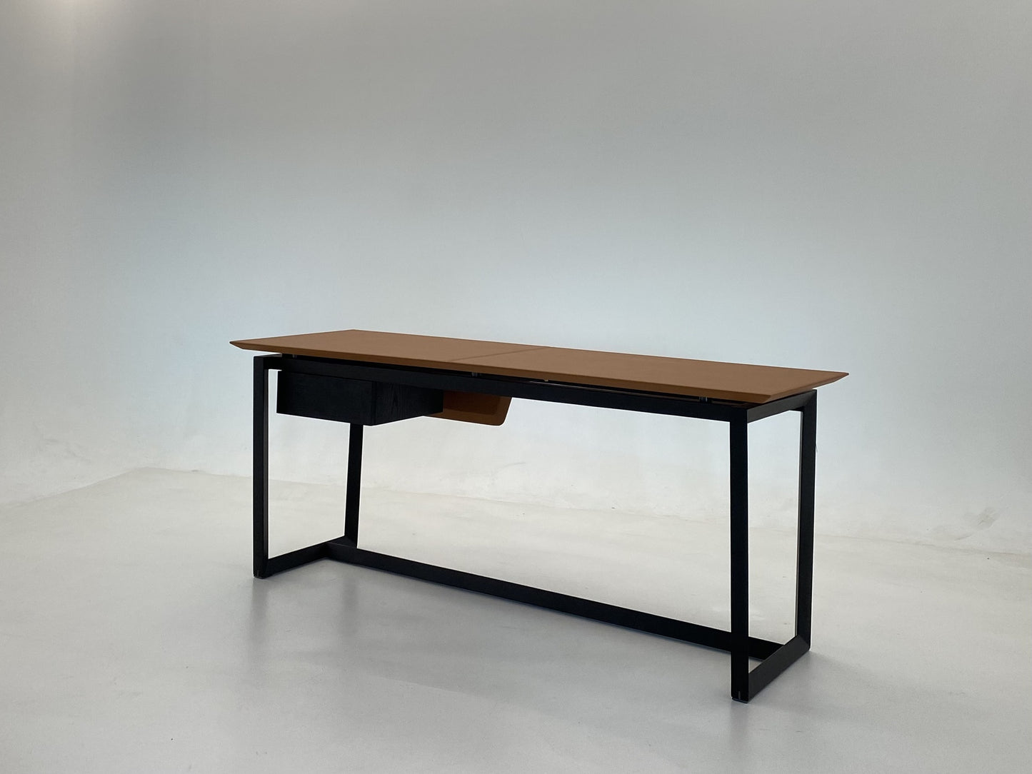 Poltrona Frau Fred Writing Table