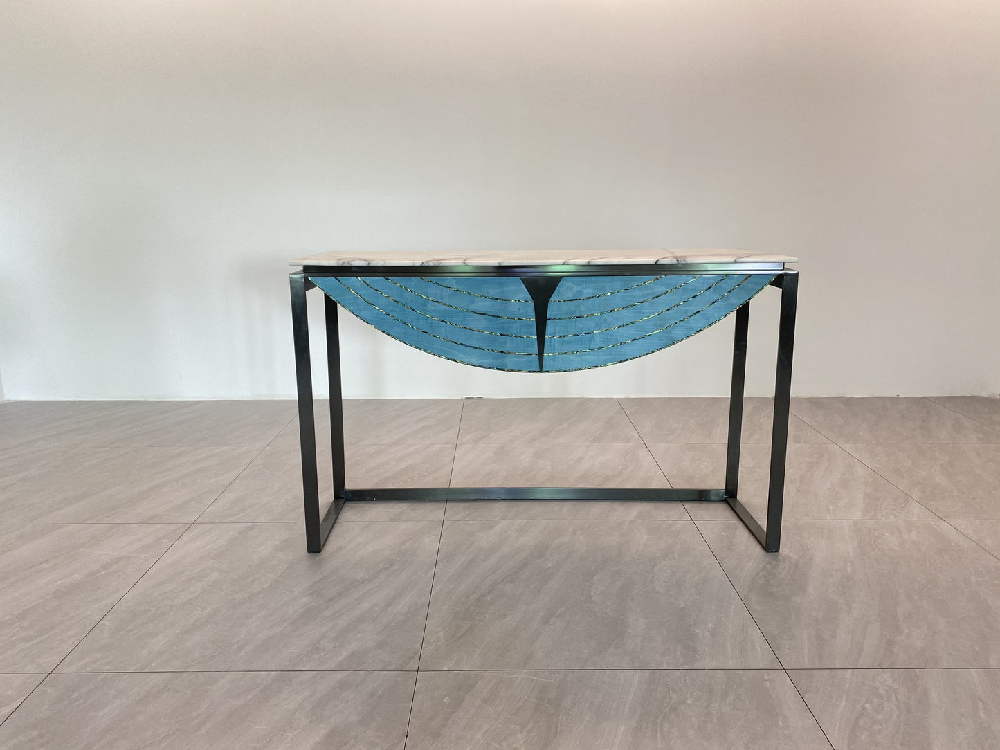 Vissionnaire Basil Console Table