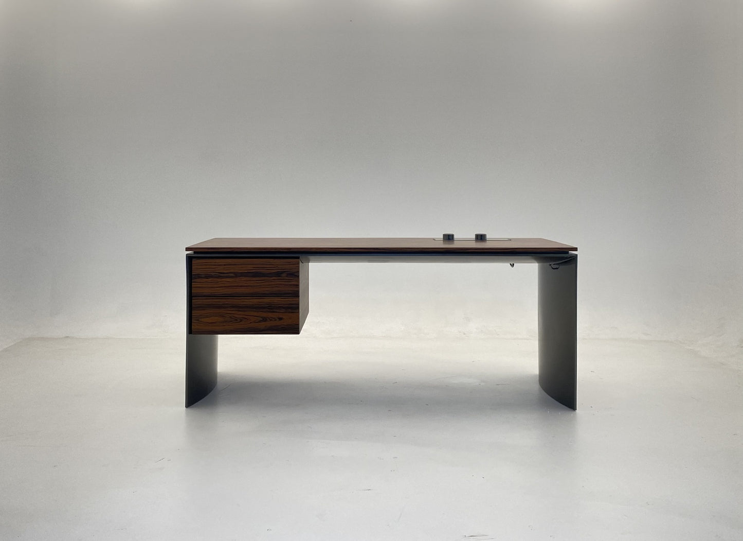 Minotti Linha Studio Desks