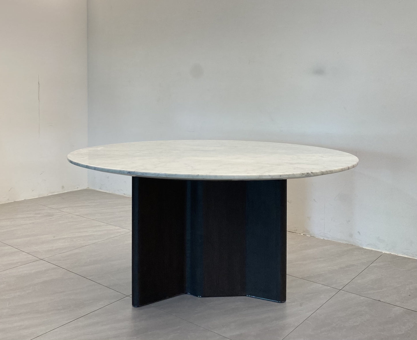 Minotti Lou  Dining Table