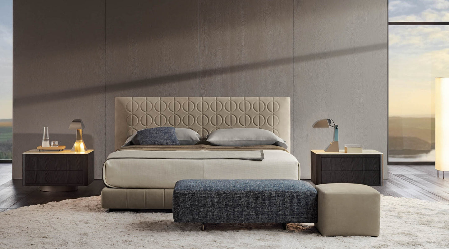 Minotti Curtis Bed