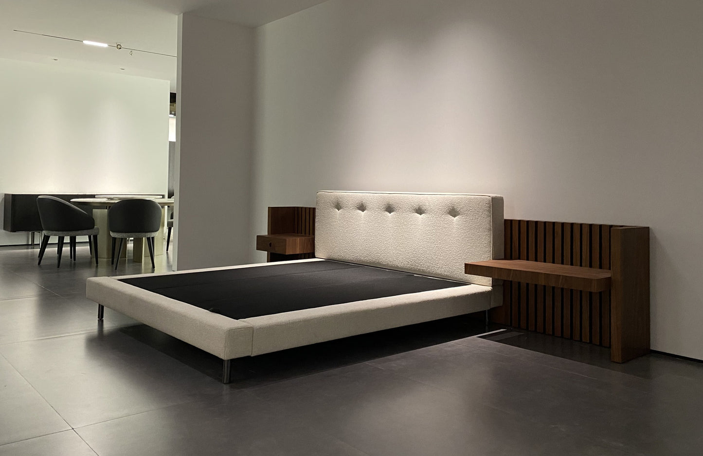 Minotti Brasilia Bed