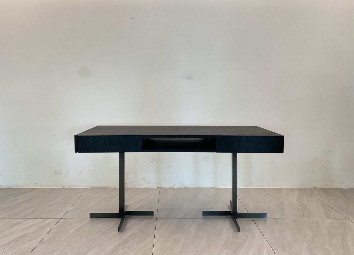 Minotti Close Desks