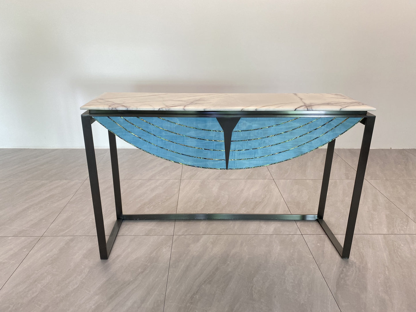 Vissionnaire Basil Console Table