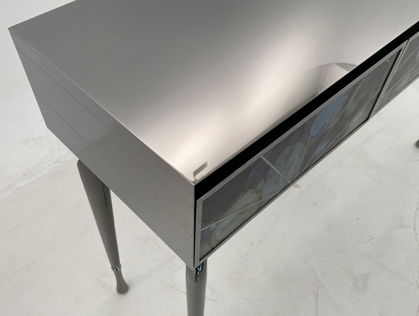 Vissionnaire Aurora Console Table