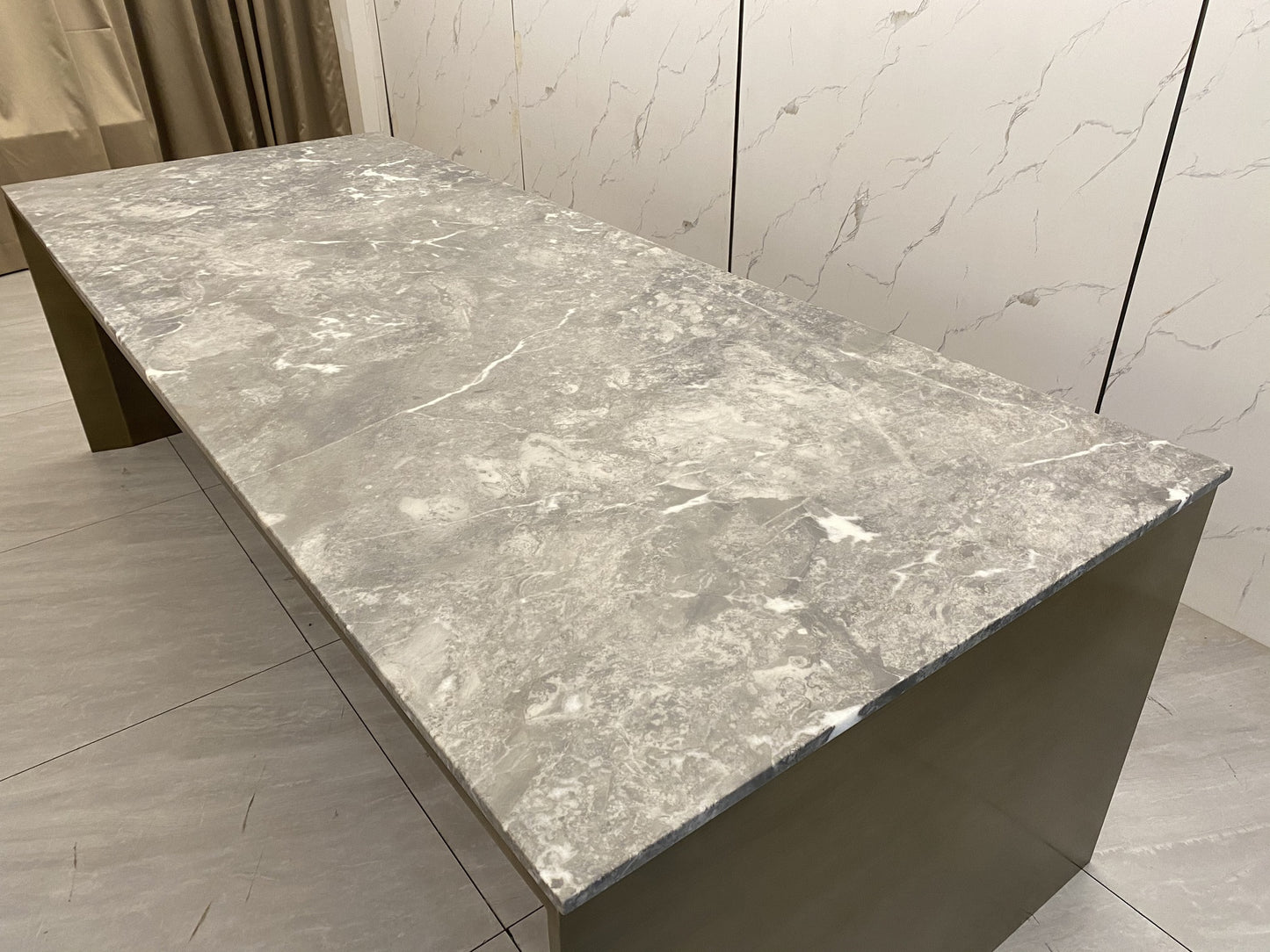 Minotti Linha Dining Table