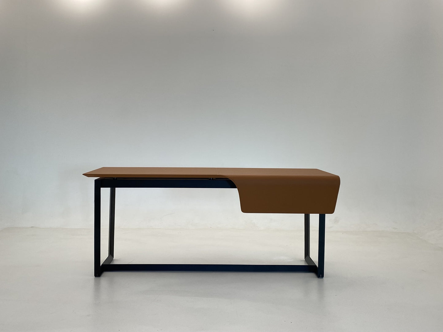 Poltrona Frau Fred Writing Table